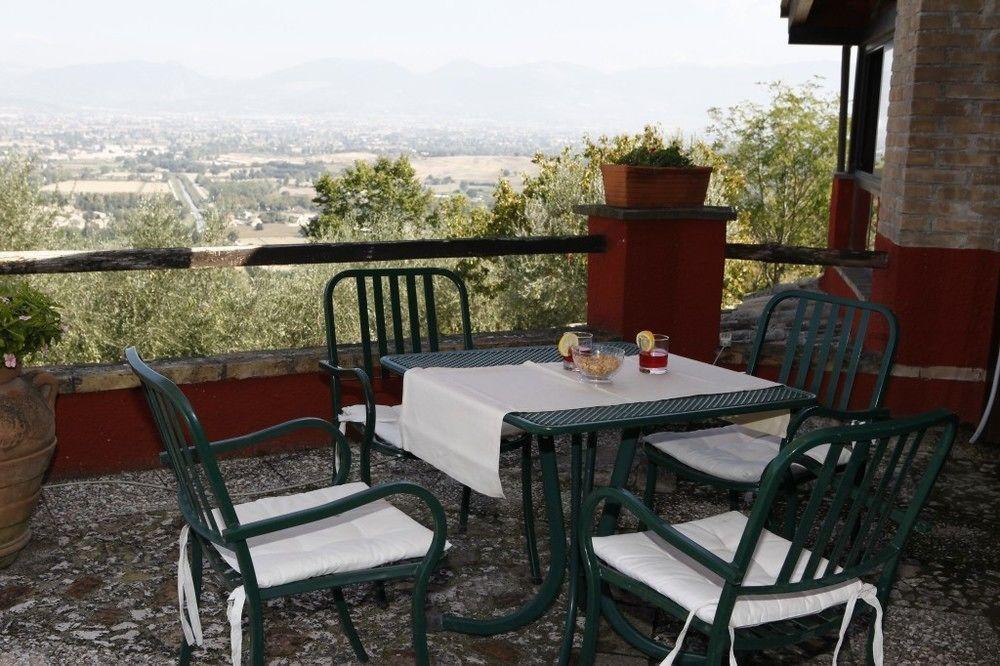 Hotel Il Poggio Dei Pettirossi Bevagna Exterior foto