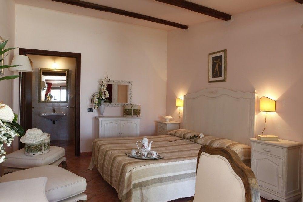 Hotel Il Poggio Dei Pettirossi Bevagna Exterior foto