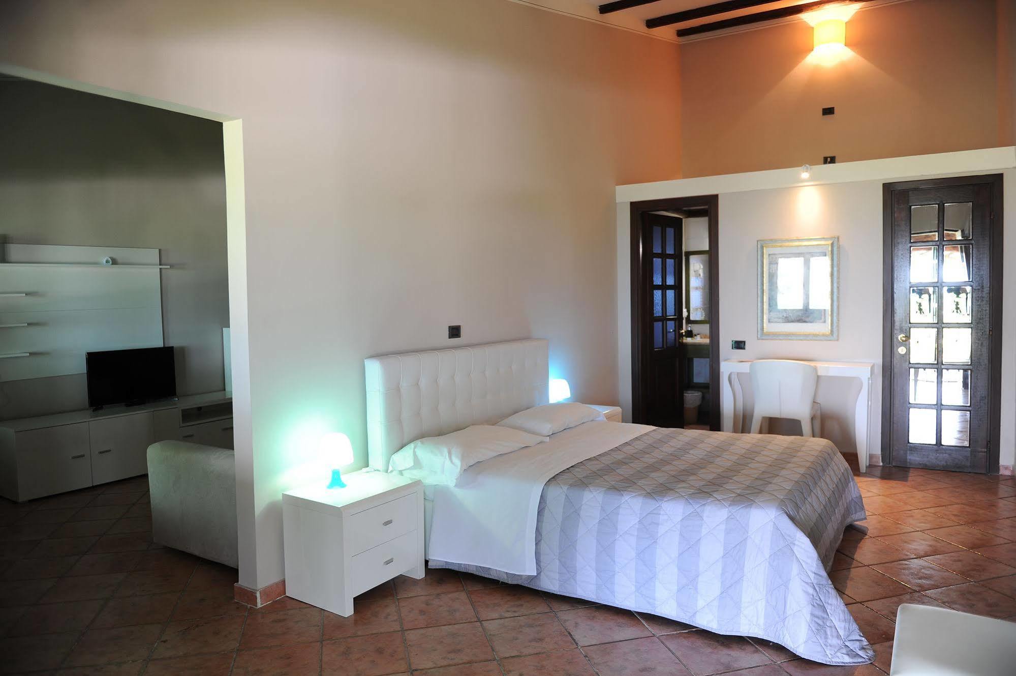 Hotel Il Poggio Dei Pettirossi Bevagna Exterior foto